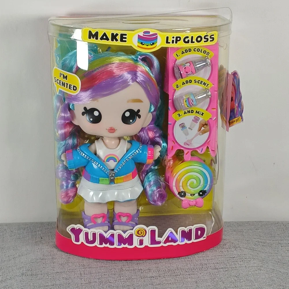 NIB Yummiland Skyler Rainbow Belt Large Doll DIY Lip Gloss Pet Swirlypop Num Nom